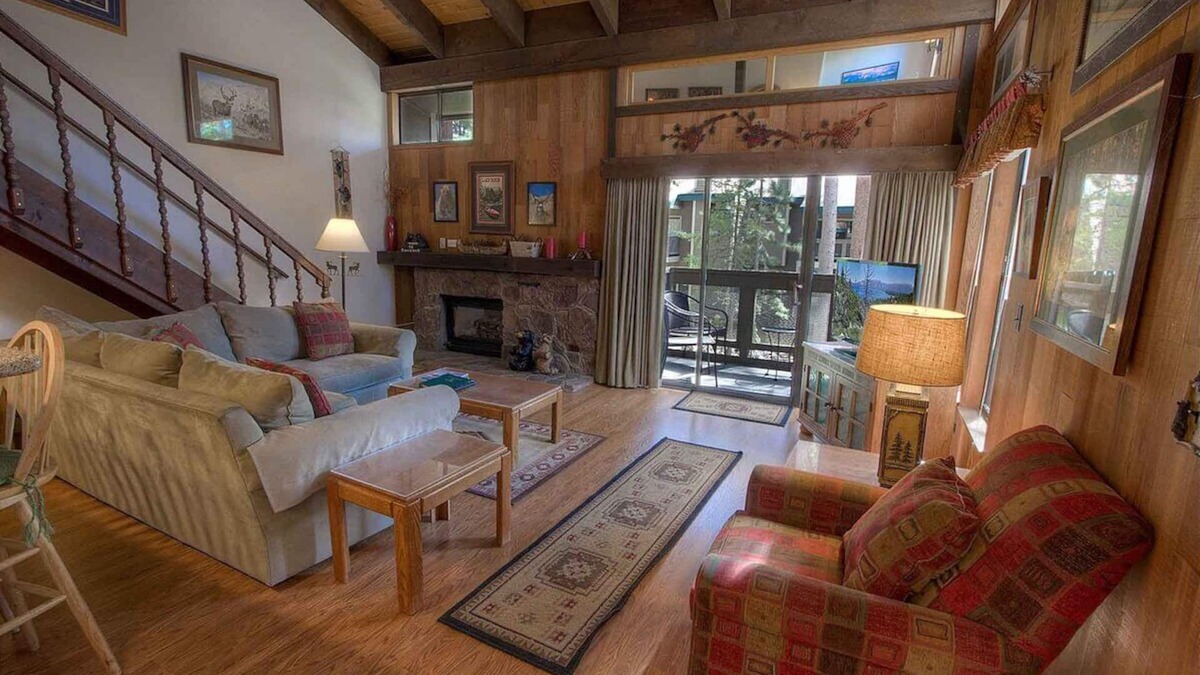 Pioneer Trail Condo | Cabin Style Condo at Lakeland (LLC0972)