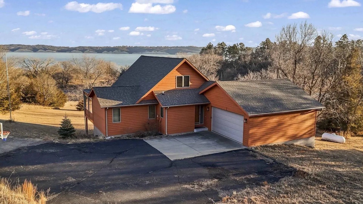 Yankton Cabin | Cabin with a View