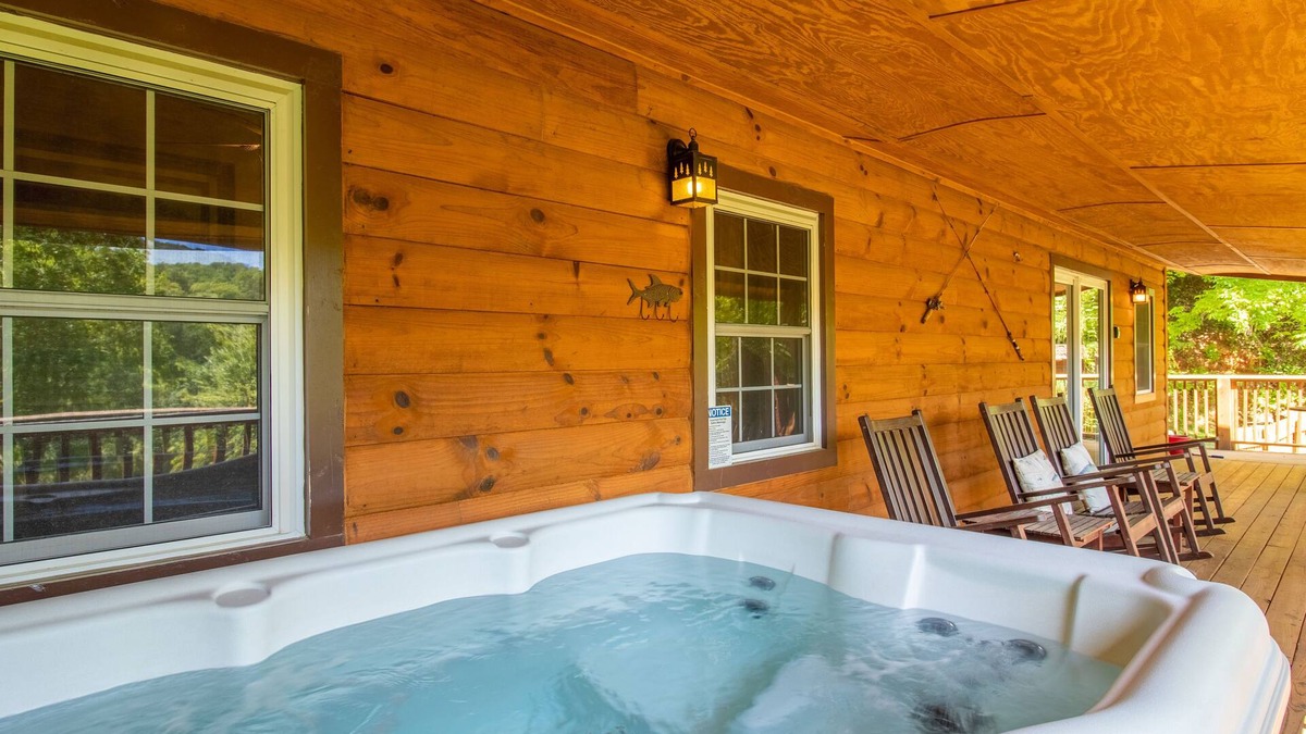 Cherokee Cabin | Cabin with River View located between Cherokee & Bryson City, 5 miles to casino!