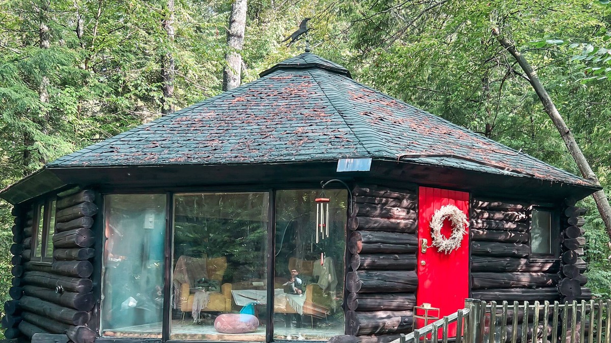 Lyndon Center Cabin | Cabin with Stream View