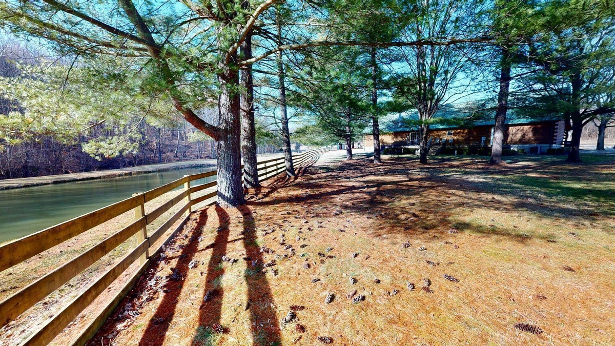 Laurelville Cabin | Cabins In Hocking - Knotty Pine