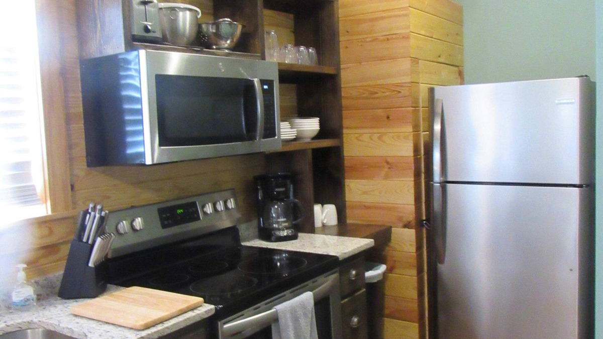 Wilsonville Cabin | CABINS OF LAY LAKE AT BEESWAX CABIN #2