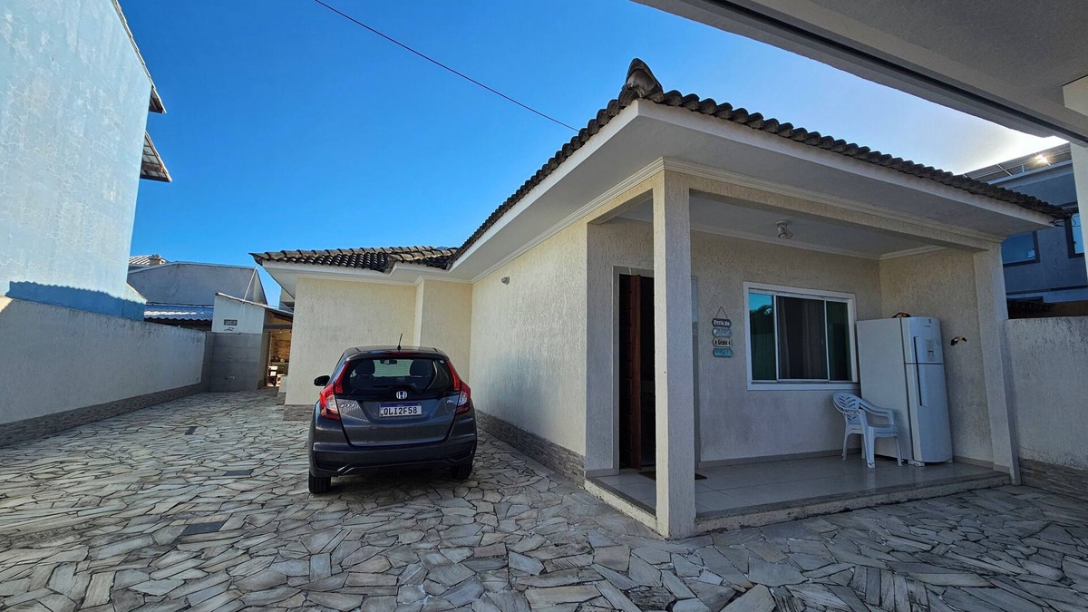 Cabo Frio House | Cabo Frio Beach House. 3 bedroom house, 1 suite, closet, swimming pool, barbecue