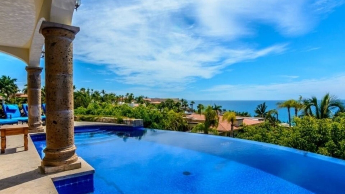 San Jose del Cabo House | Cabocasabuenavista- WALK TO Private Beach. Roof top deck. Pets welcome