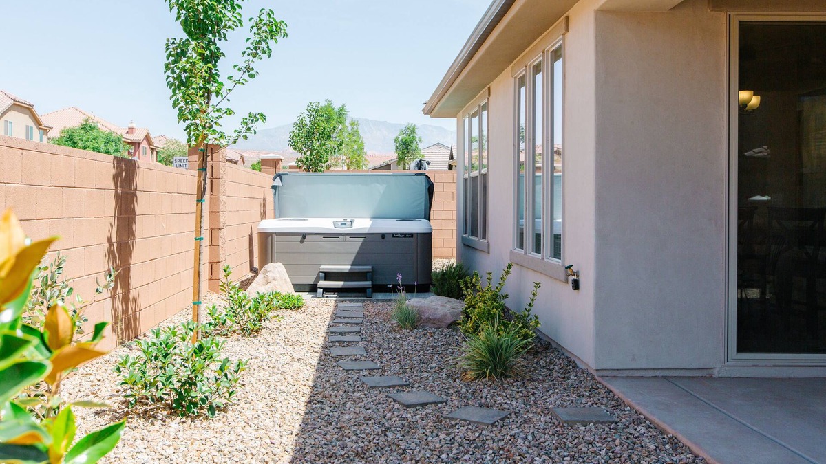 Sienna Hills House | Cactus Rose | 5 Br Multi-Suite home | Private Hot Tub | Heated Pool