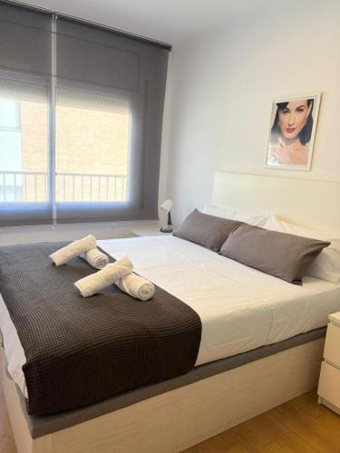Cornella de Llobregat Apartment | Cadillac BCN Sud, Cornellà, metro, tram, aero