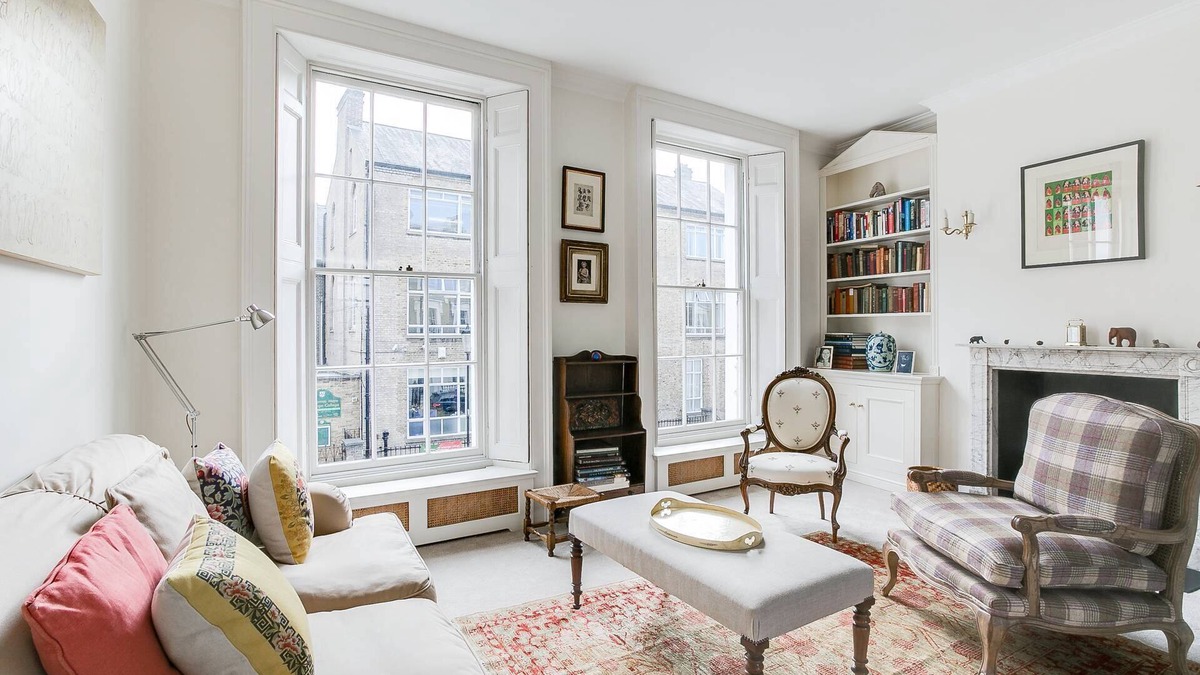 Brompton & Hans Town Apartment | Cadogan Street III by onefinestay