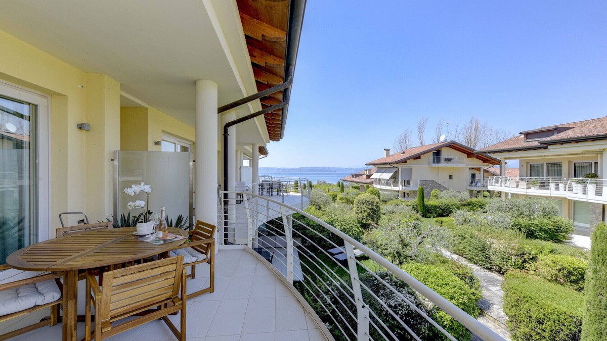 Colombare Apartment | Caesar Resort Sirmione E12