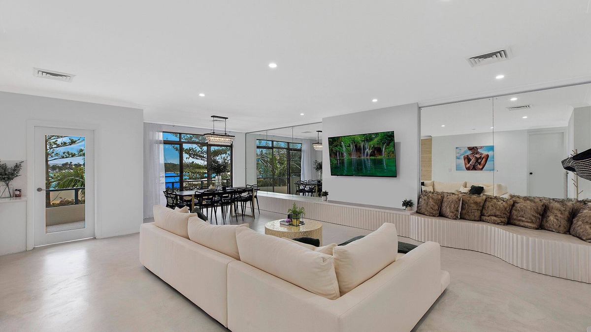 The Entrance Apartment | Caesars Palace Penthouse
