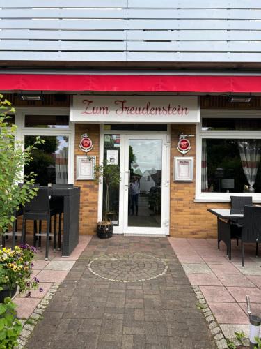 Lohfelden House | Café Freudenstein