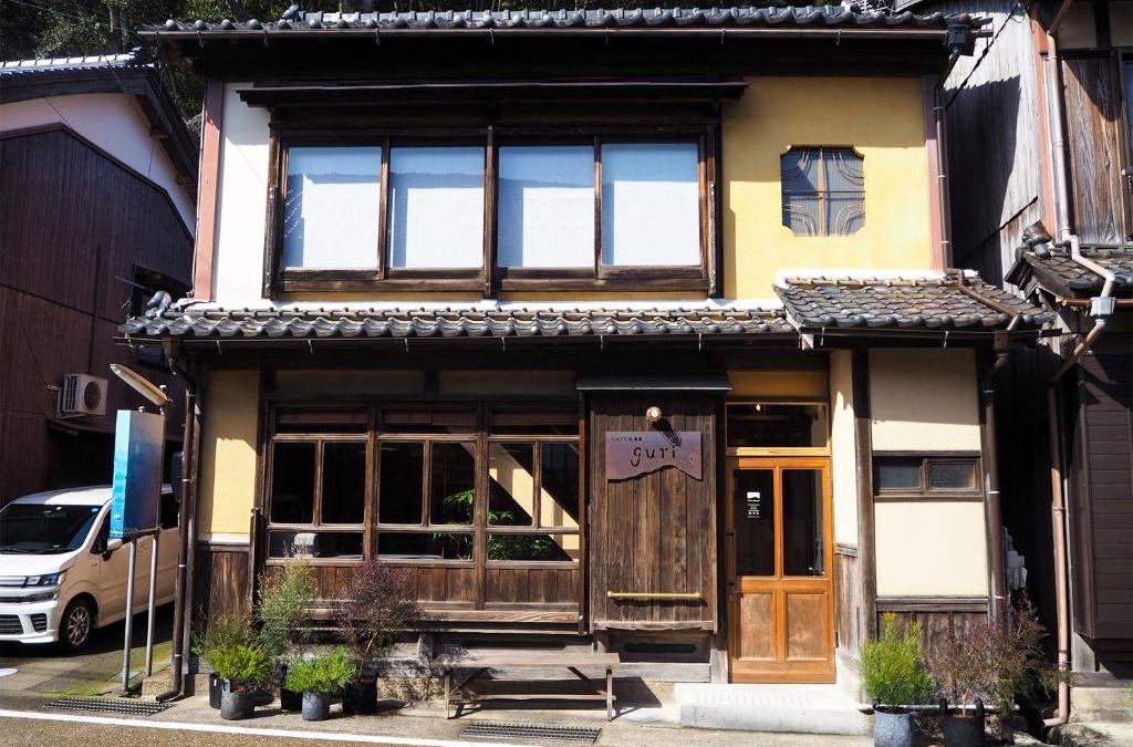 Funaya Bed & Breakfast | CAFE & BB guri