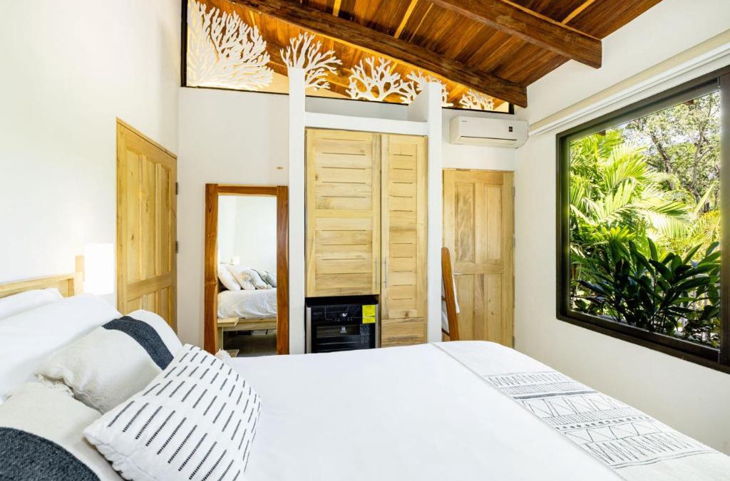 Los Pargos Hotel | Cafe Playa Negra Hotel