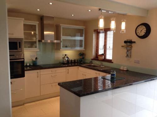 Cahirciveen House | Cahirciveen Marina, Ring Of Kerry