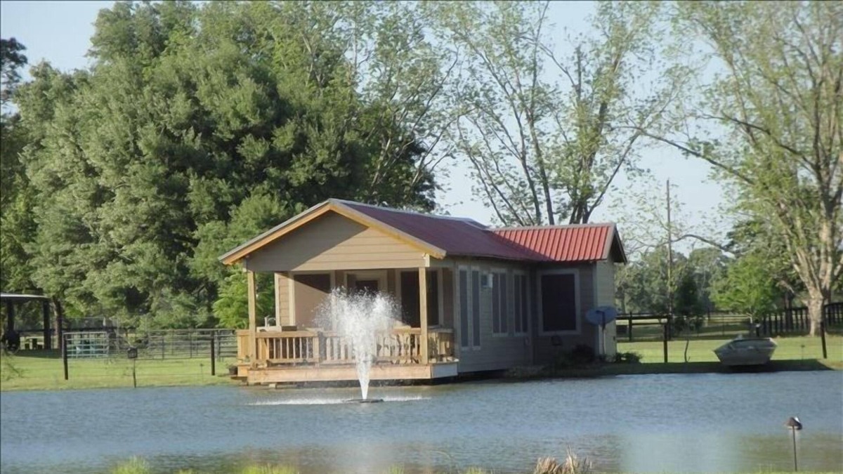 Sunset Cabin | Cajun Pondside Cabin - Veteran Owned - in the heart of Acadiana