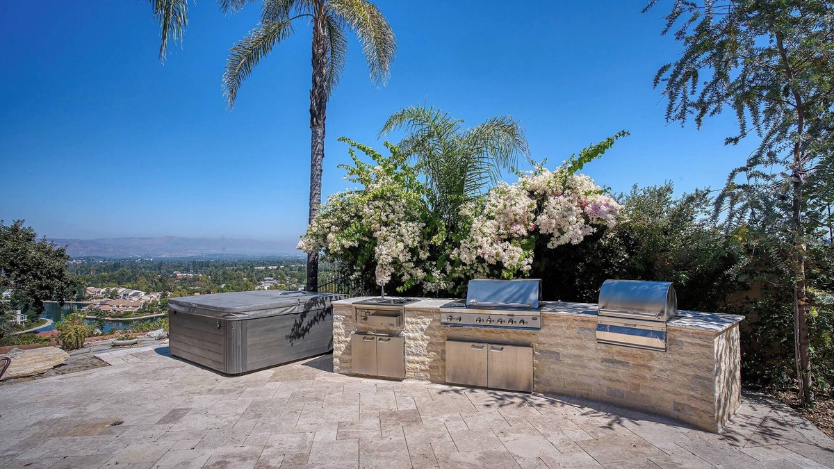 Calabasas House | Calabasas Vila lake View Home