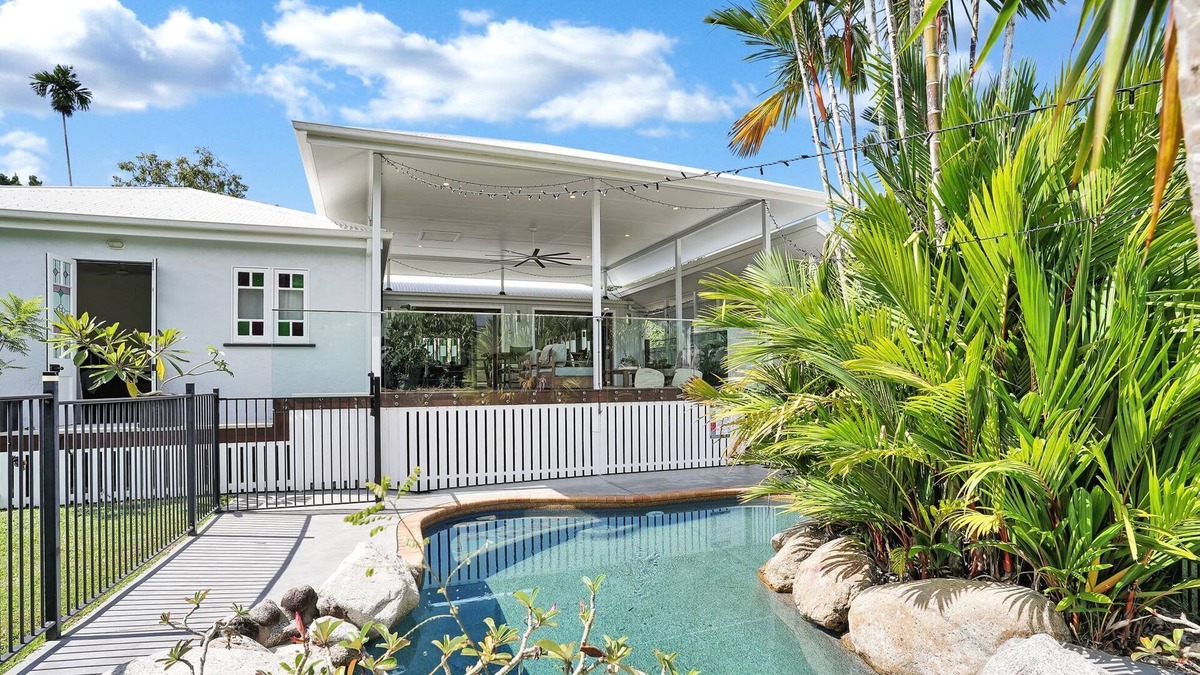 Edge Hill House | Caladenia Villa - Understated luxury in Edge Hill