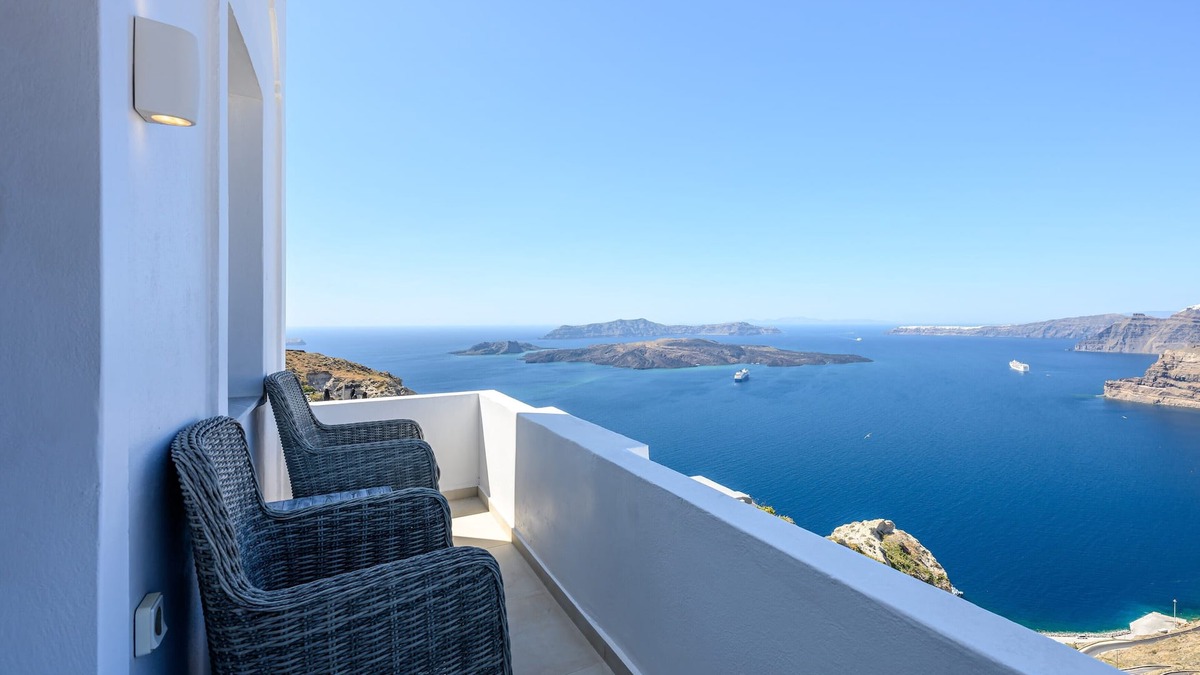 Megalochori House | Caldera St. Spectacular view of Santorini's caldera
