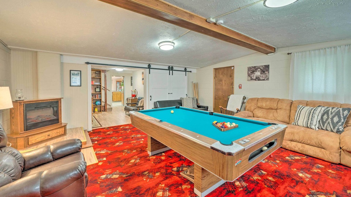 Caldwell House | Caldwell House w/Grill ~ 1 Mi to Downtown!