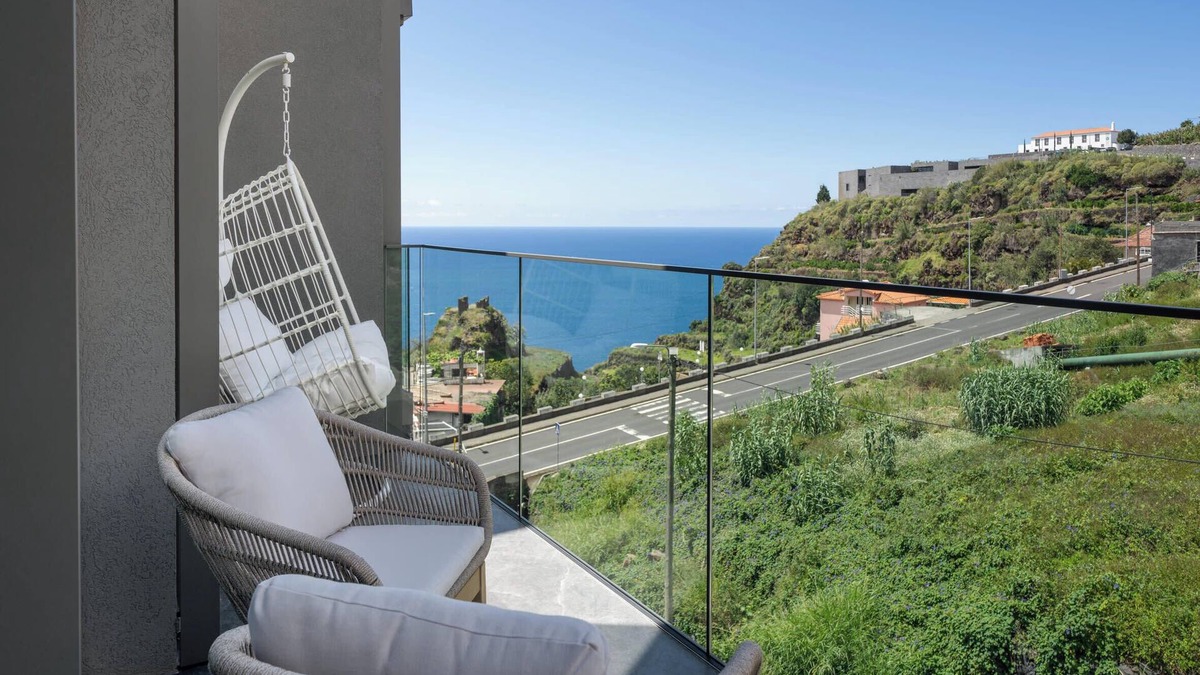 Calheta Apartment | Calheta Hills I – With pool and sea view