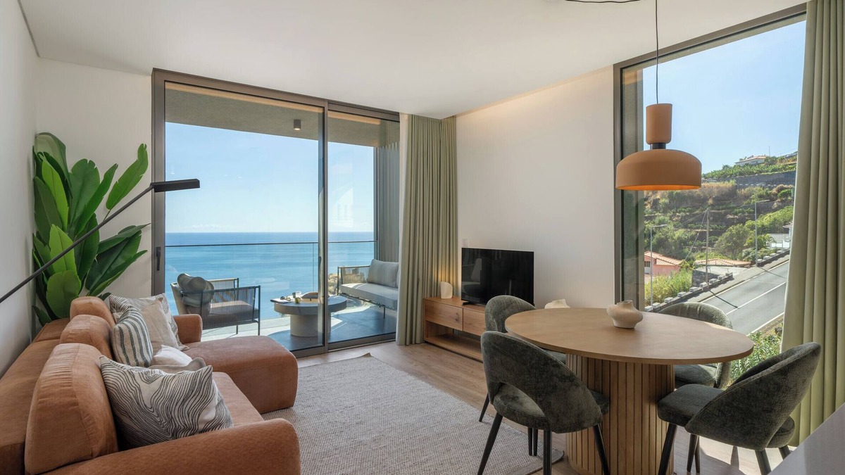 Estrela da Calheta Apartment | Calheta Hills III – Modern Retreat with Sea View