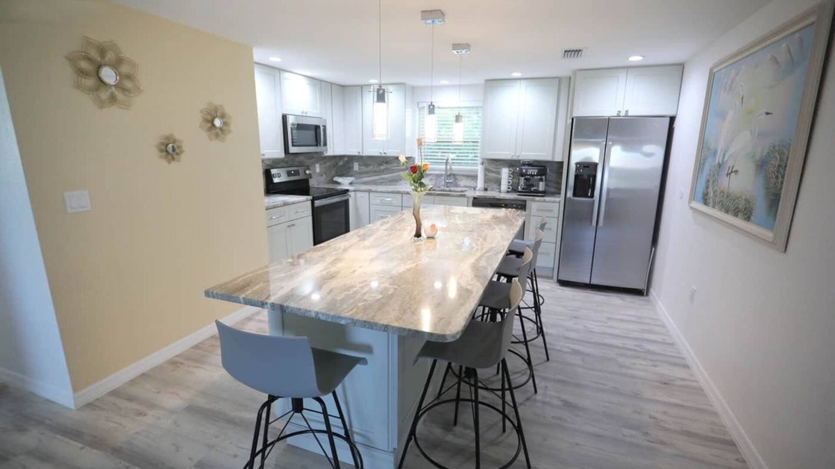 South Venice Apartment | Calico Room Manasota Delux Villas