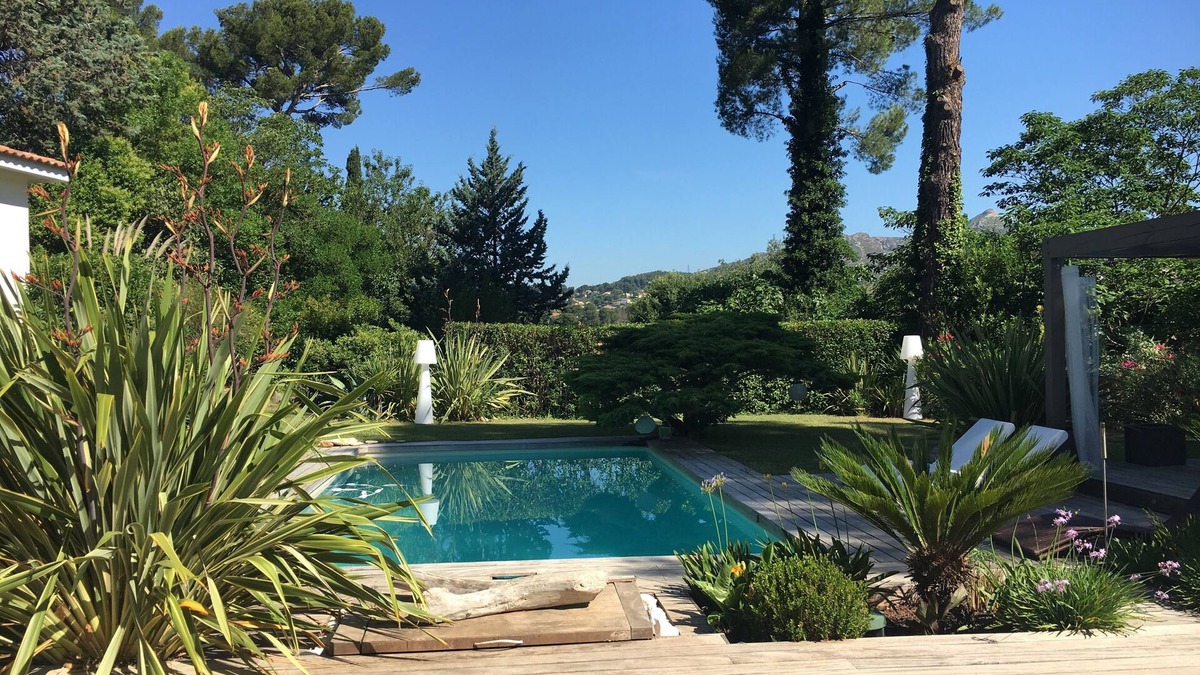 Les Camoins Villa | California-style villa