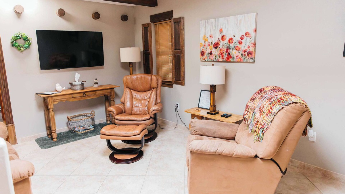 Green Valley Condo | Calle Condo Summary:
