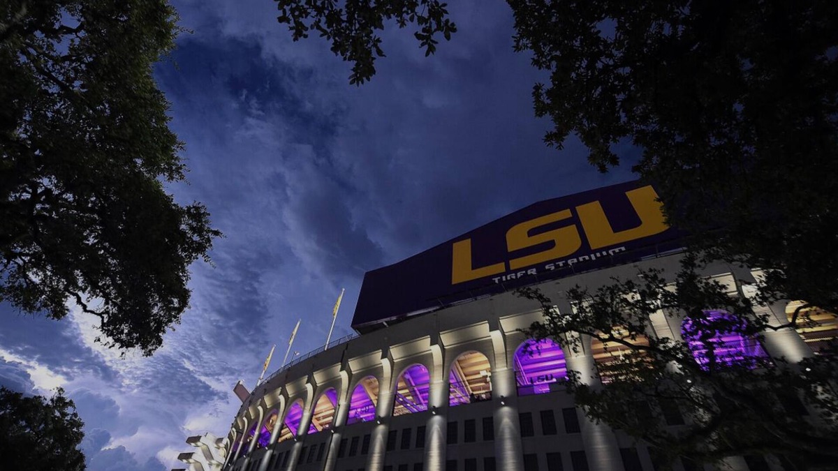Highlands - Perkins Condo | Callin' Baton Rouge-Right beside LSU, steps from the PMAC and Tiger Stadium!