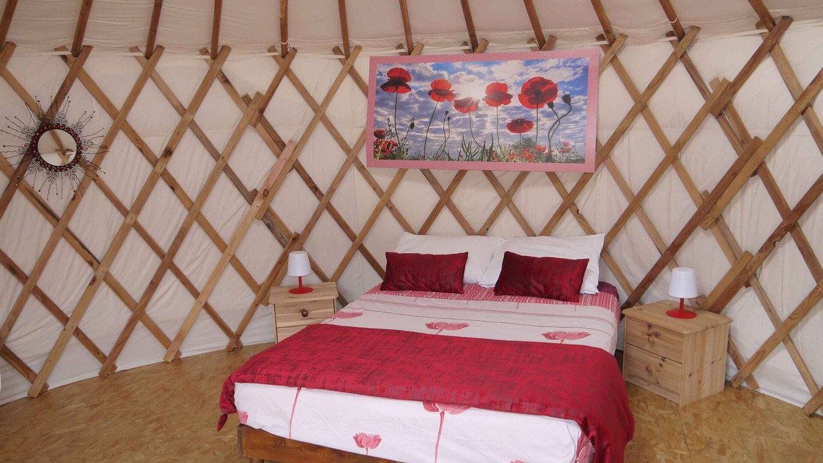 Laprugne Cabin | Calm and cocooning, the Yourte Coquelicot in Auvergne