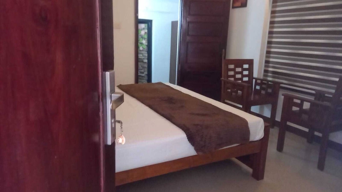 Kuzhuppilly Resort | Calm and Pleasant 2-bedroom resort with AC and wifi in Cherai beach