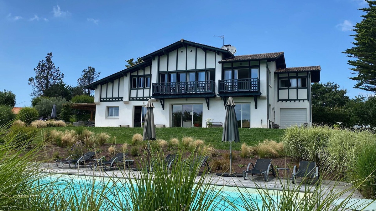 Arcangues House | Calm outside Biarritz