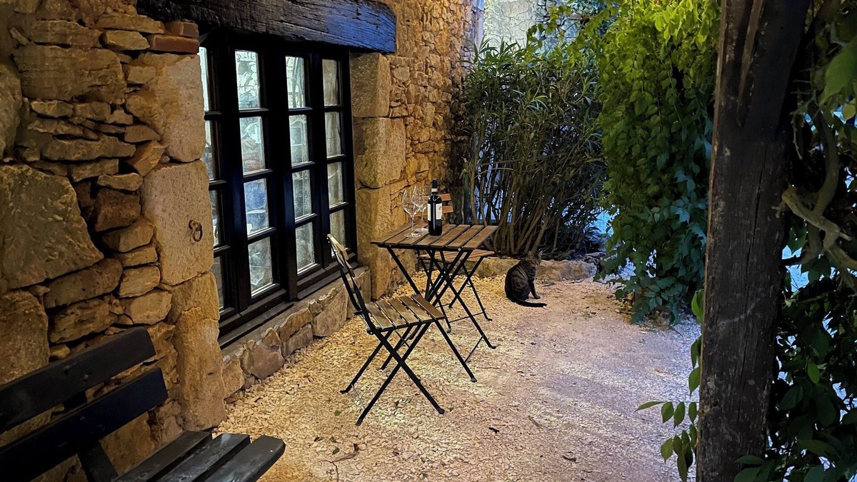 Cuzorn House | Calm, relaxing Gite in refurbished French Barn with exclusive use of great pool