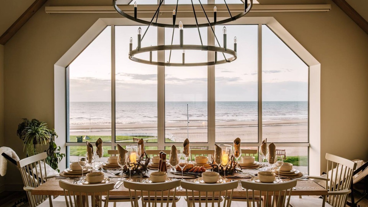 Bridlington Cottage | CALM WATERS LUXURY BEACH HOUSE, family friendly in Bridlington
