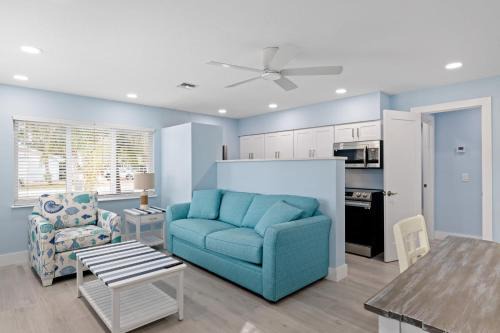 Sanibel House | Caloosa Cottage at Palm View Inn of Sanibel with Bikes