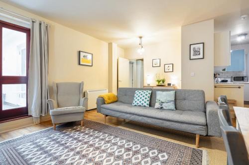 Spitalfields Apartment | Calvin Street converted warehouse