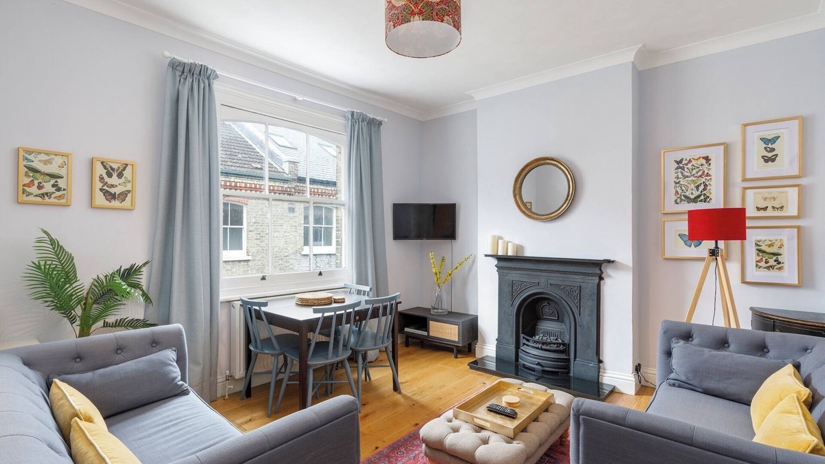 Hove Apartment | Cambridge Grove- Cosy two bed Mews - with parking