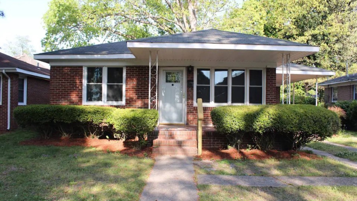 Portsmouth House | Cambridge Knights a 3 bedroom home full of charm
