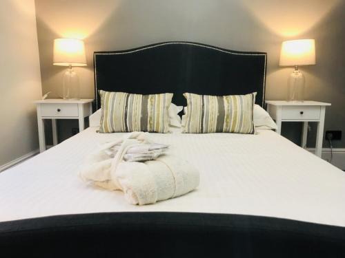 Warwick House | Cambridge Villa