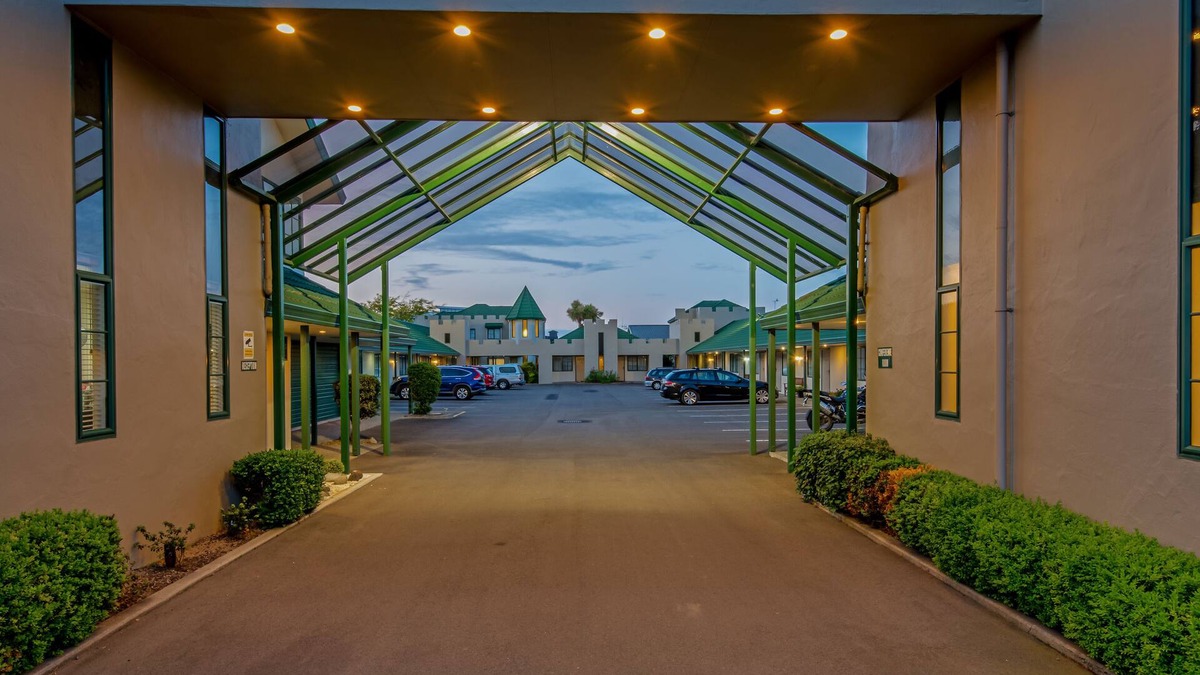 Palmerston North Hotel | Camelot Motor Lodge