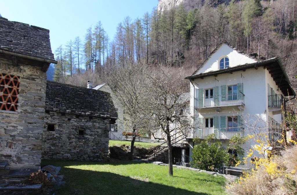 Brione House | Camera in Casa Eva