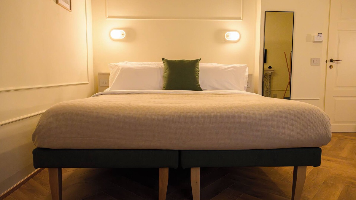 Foligno House | Camera Luxury in Centro a Foligno, a 5 Minuti da Caserma e Stazione
