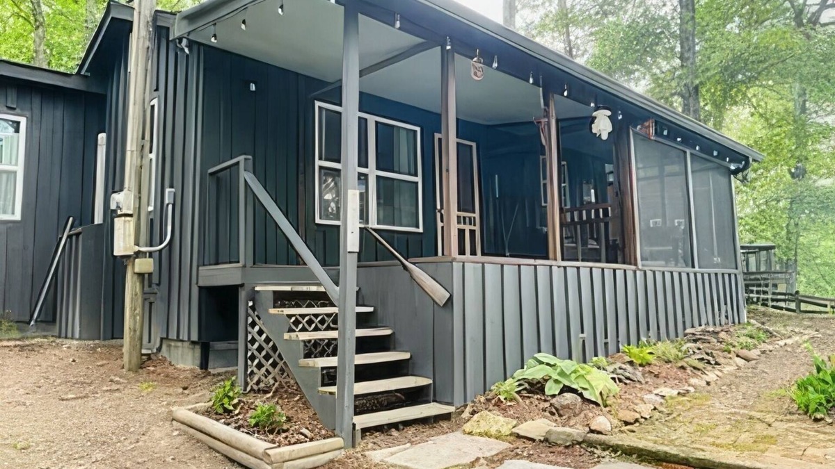 Tallassee Cabin | Cameron's Cottage at The Lake