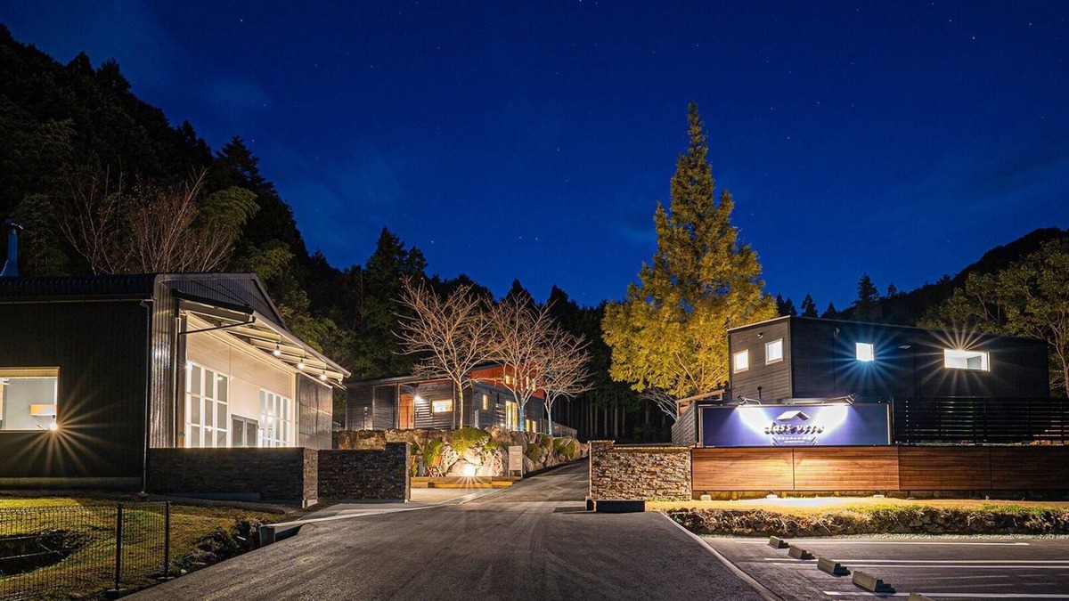 Watarai House | CAMP 2SLDK with wooden deck and sauna for up to/Watarai-gun Mie