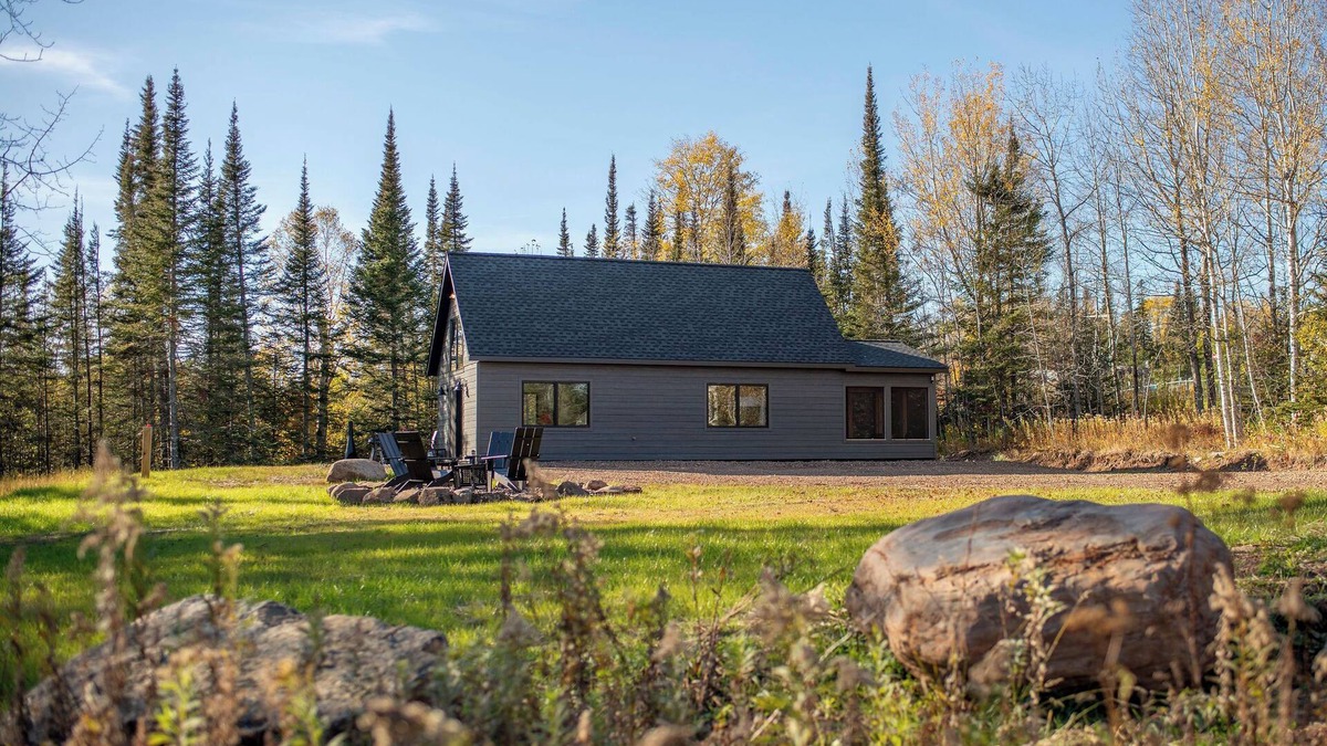 Grand Marais Cabin | Camp Du Nord.a Cozy 2-bedroom cabin in tranquil Grand Marais MN