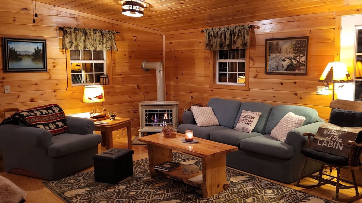 Bristol Hills Cabin | Camp Navarac, a cozy waterfront ski retreat just 6 miles from Bristol Mountain.