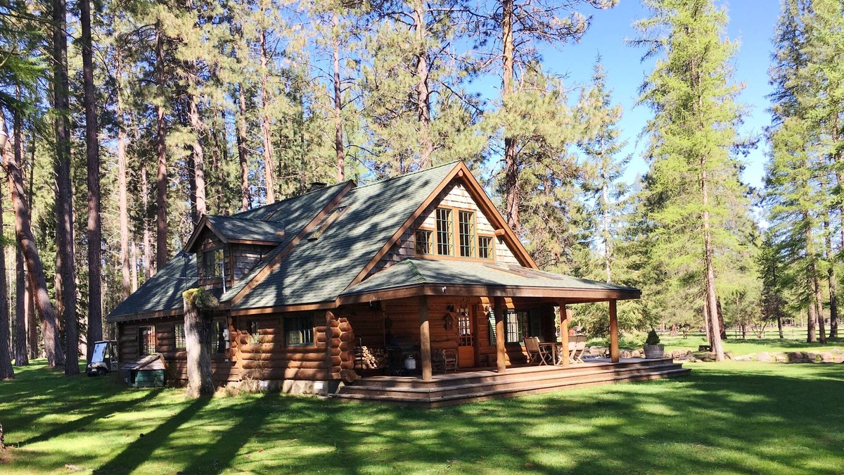Camp Sherman House | Camp Sherman log house on private 32 acre creekside estate