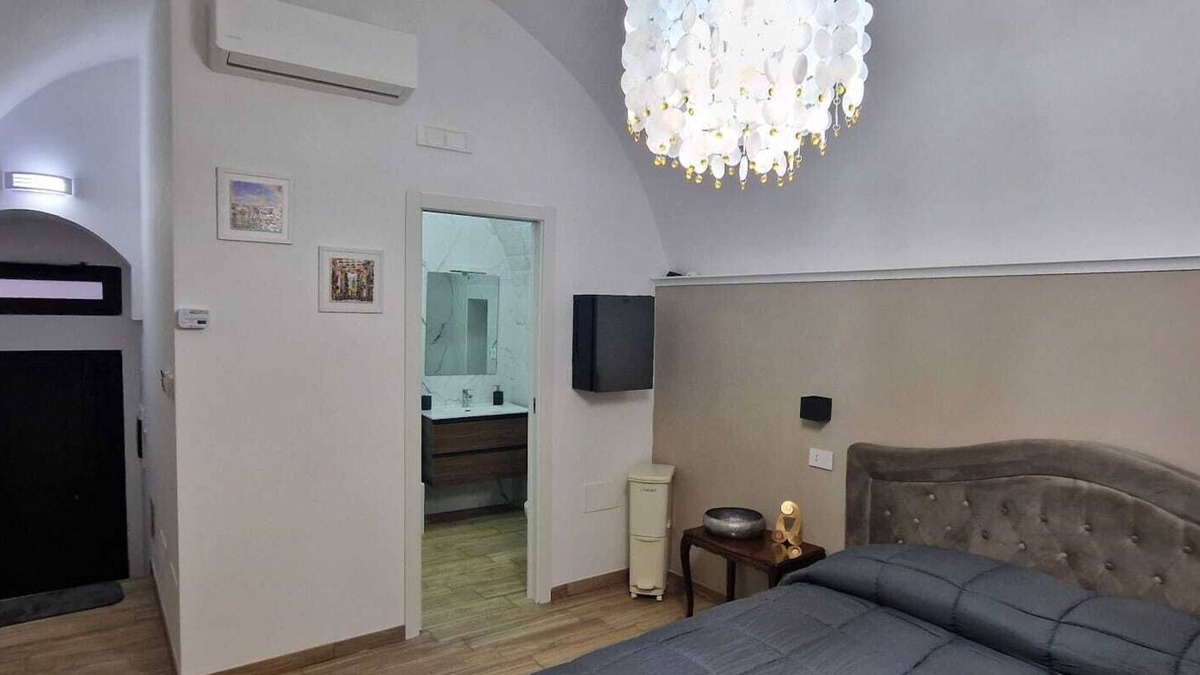 Manfredonia Bed & Breakfast | CAMPANILE17 BED AND BRAKFAST 4 BEDS . DOUBLE ROOM AND SINGLE BED CASTLE
