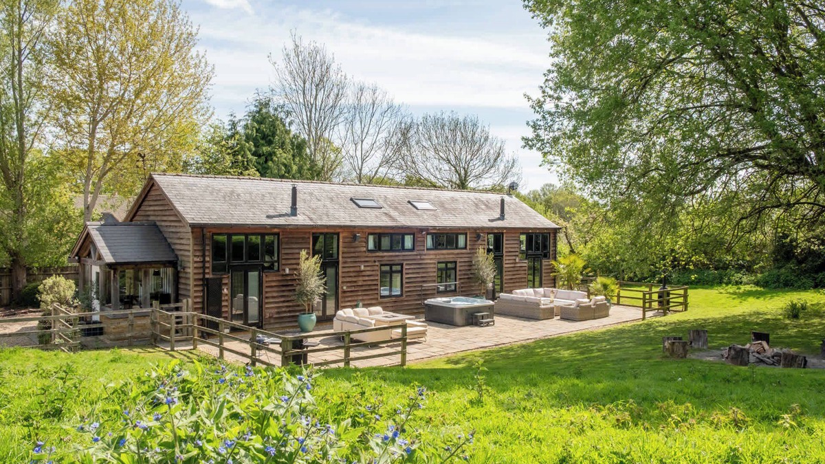 Chipping Campden House | Campden Barn - Exclusive Home with Hot Tub