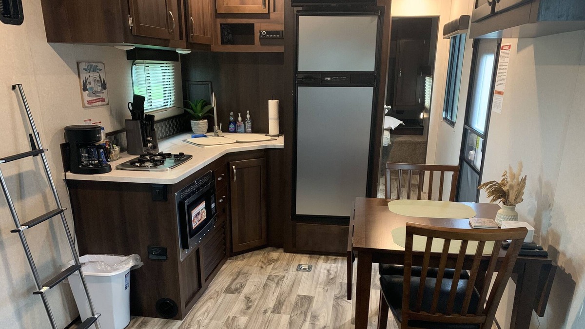 Stockton House | Camper: Near Valdosta/Moody AFB: Safe and quiet