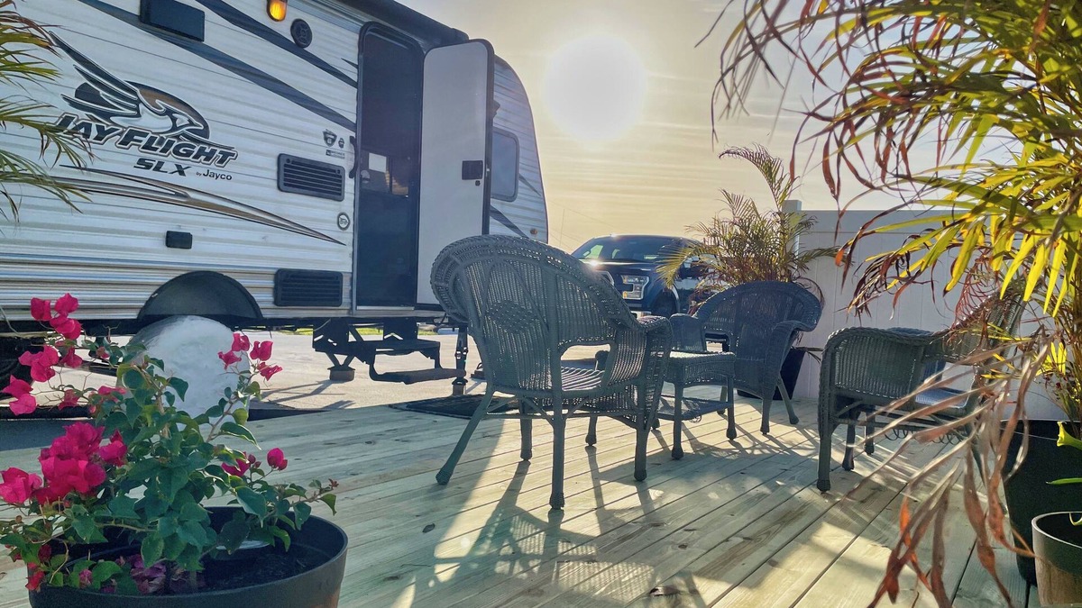 Englewood House | Camper with Bicycles. Close to Beach. Deck & BBQ!